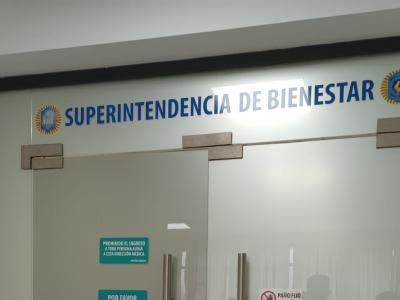 Denuncian falta de respuestas en el Hospital Churruca por la atención de un niño internado