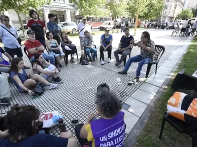 Docentes universitarios llevarán su reclamo a los tribunales con clases públicas en todo el país