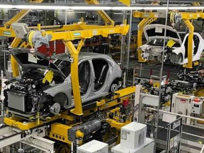 La producción automotriz volvió a caer con fuerza en julio y crece la preocupación por el empleo en una industria que sostiene más de 170.000 puestos de trabajo