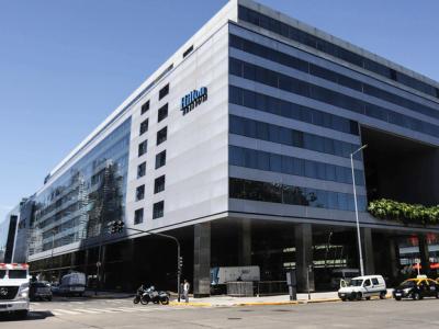 El turismo extranjero se desploma un 10,8% y crece la alarma en el sector hotelero: “El tipo de cambio nos está expulsando”