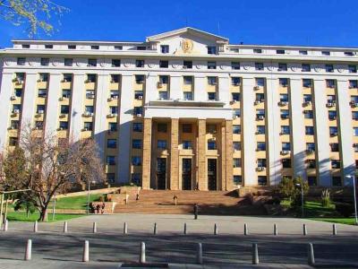 Mendoza cambia las reglas de la paritaria estatal y propone salarios ligados a la recaudación