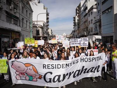 Profesionales del Garrahan harán un festival en Parque Lezama y preparan un paro por la emergencia pediátrica