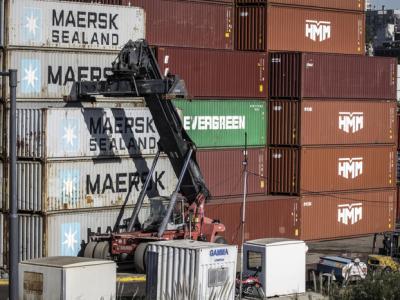 La promesa de reconversión productiva, otra vez en crisis: la industria pierde, las importaciones ganan