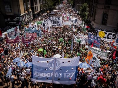 Córdoba convoca a paro general en rechazo a la represión frente al Congreso y las políticas del gobierno