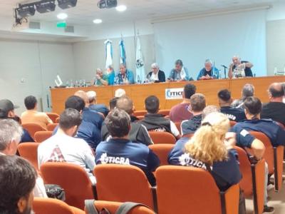 UTICRA alerta por el colapso del sector del calzado y denuncia el impacto “devastador” de las políticas del gobierno