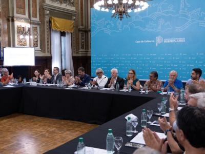 Kicillof formalizó el rechazo bonaerense a la Reforma Laboral con un informe técnico y el respaldo de sindicatos y cámaras empresarias